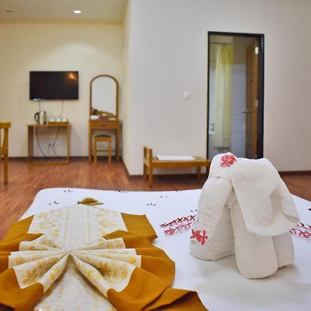 Shwe Poe Eain Hotel New Bagan Exteriör bild