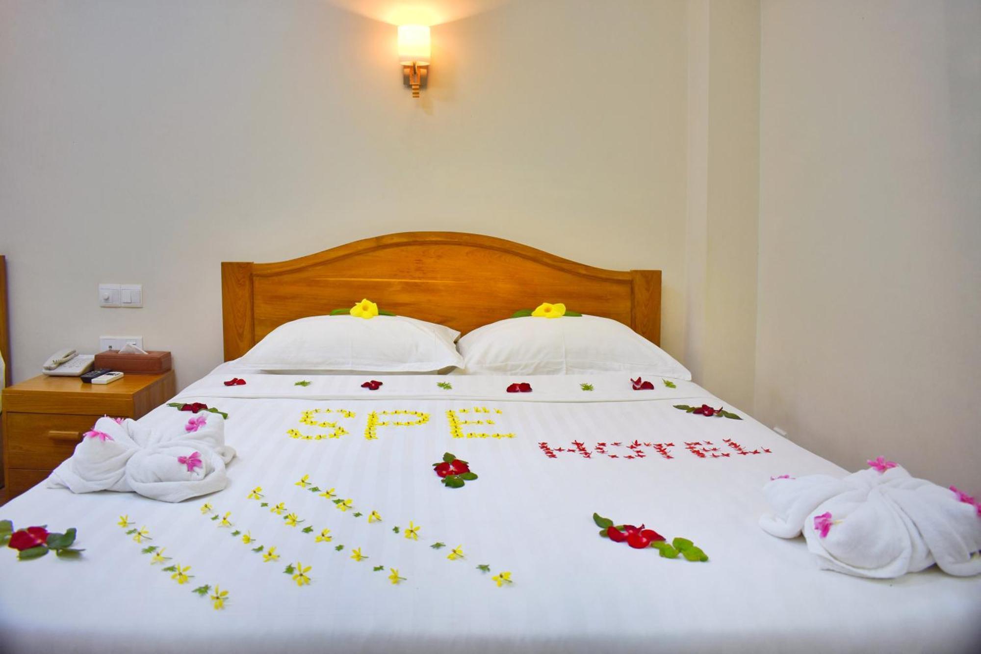 Shwe Poe Eain Hotel New Bagan Exteriör bild