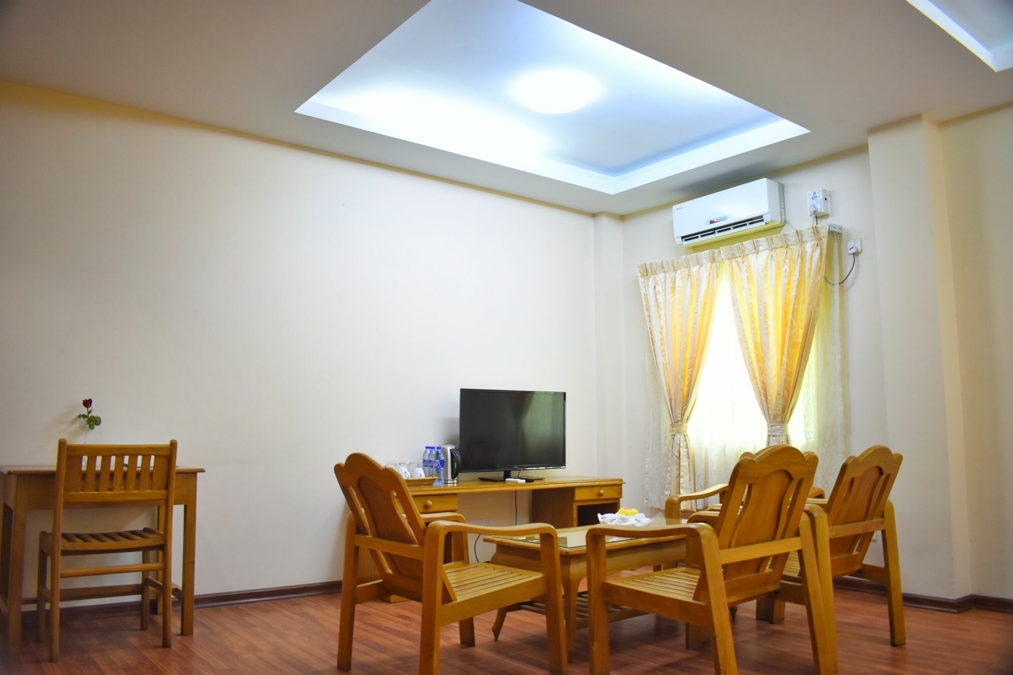 Shwe Poe Eain Hotel New Bagan Exteriör bild