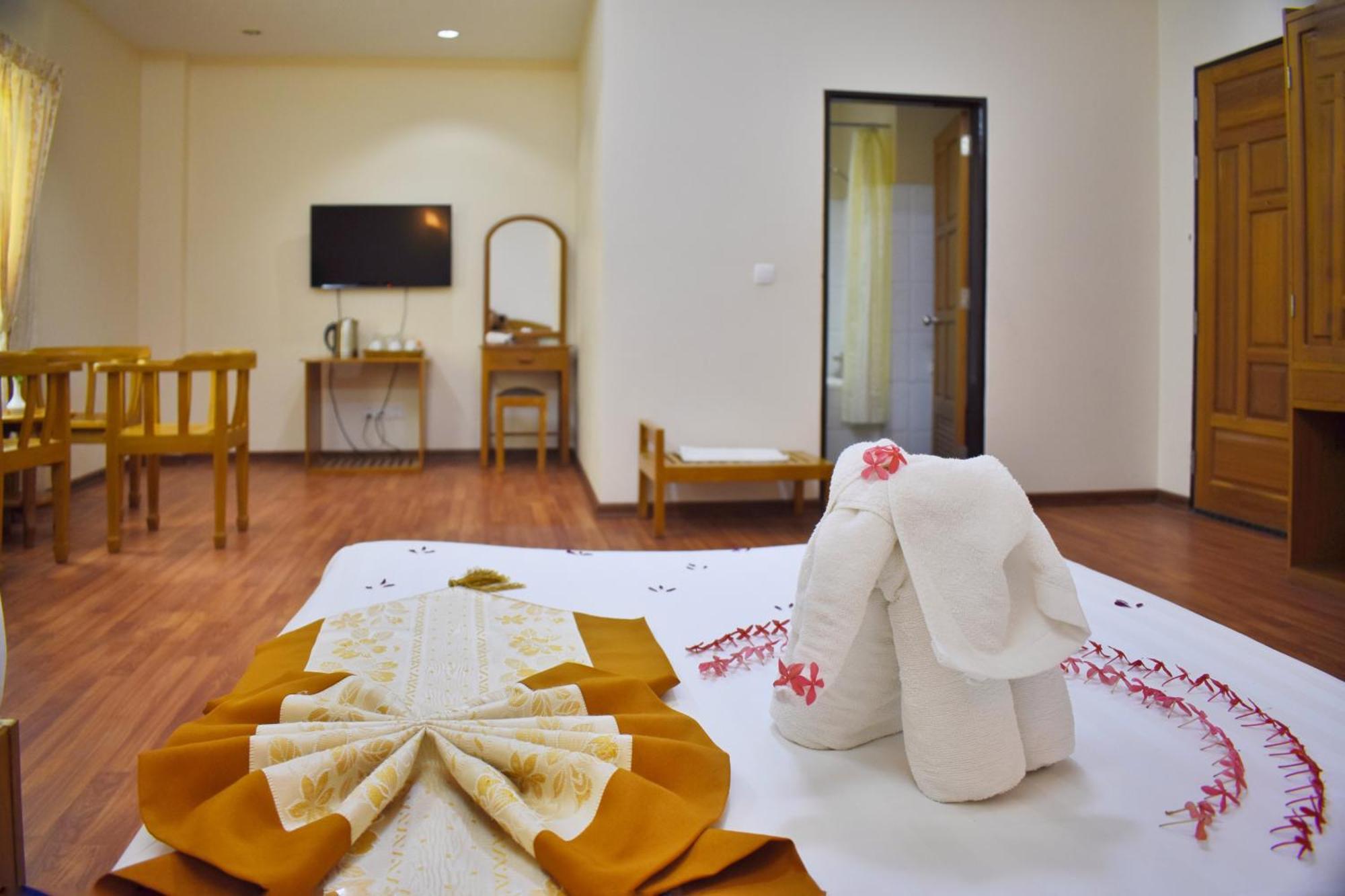 Shwe Poe Eain Hotel New Bagan Exteriör bild