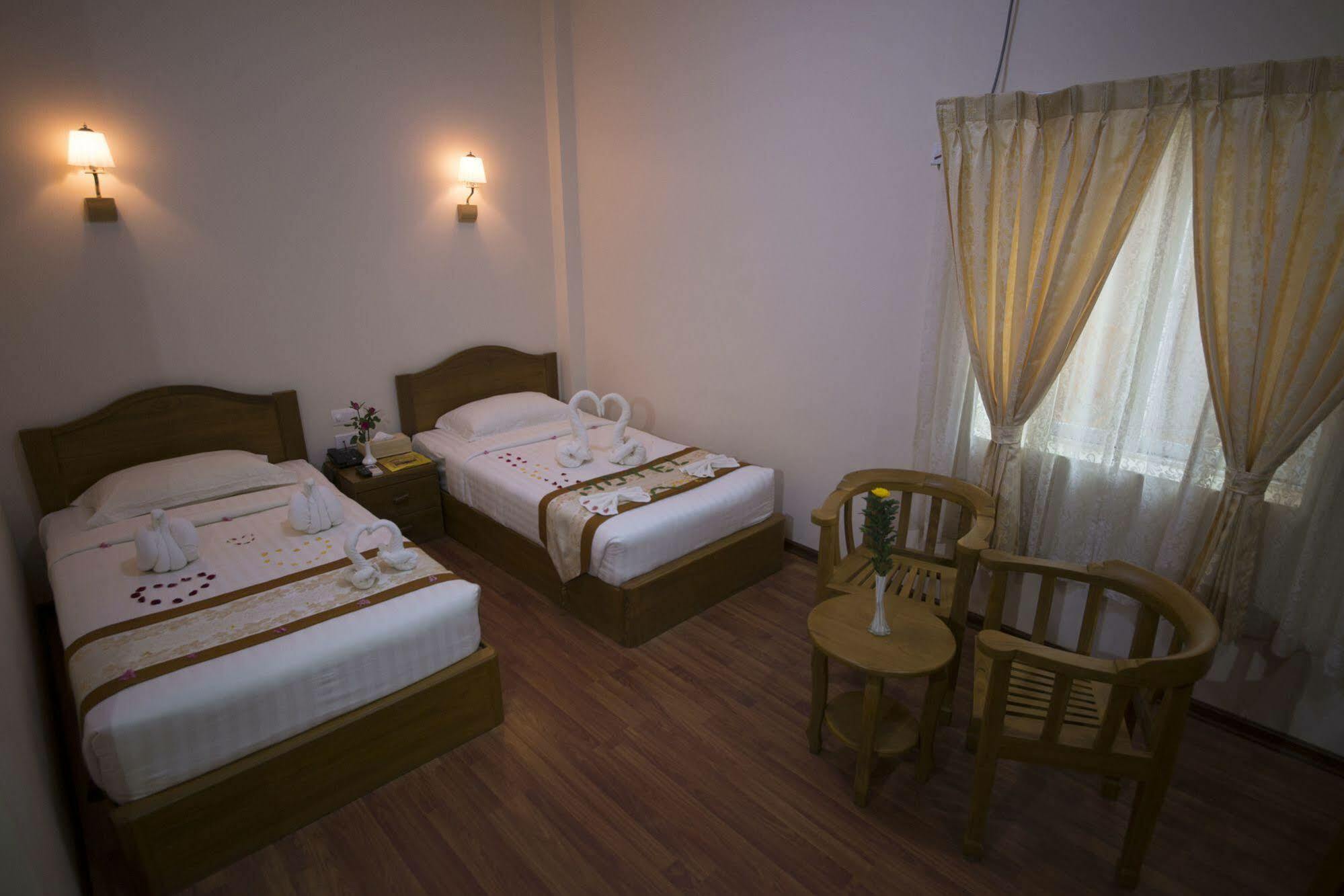 Shwe Poe Eain Hotel New Bagan Exteriör bild